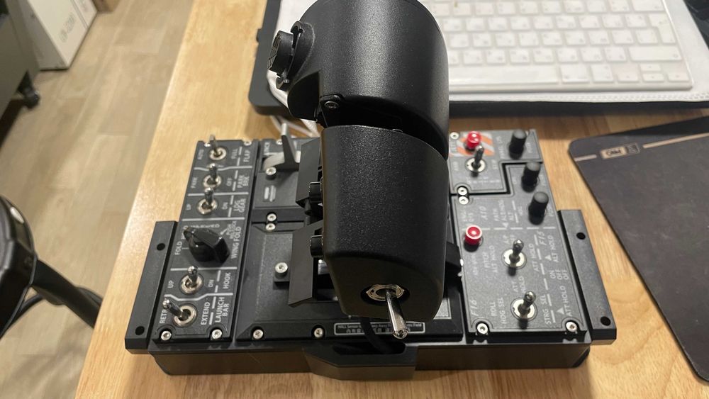 WinWing Orion 2 + NavyAce – професионален джойстик сет за симулатори