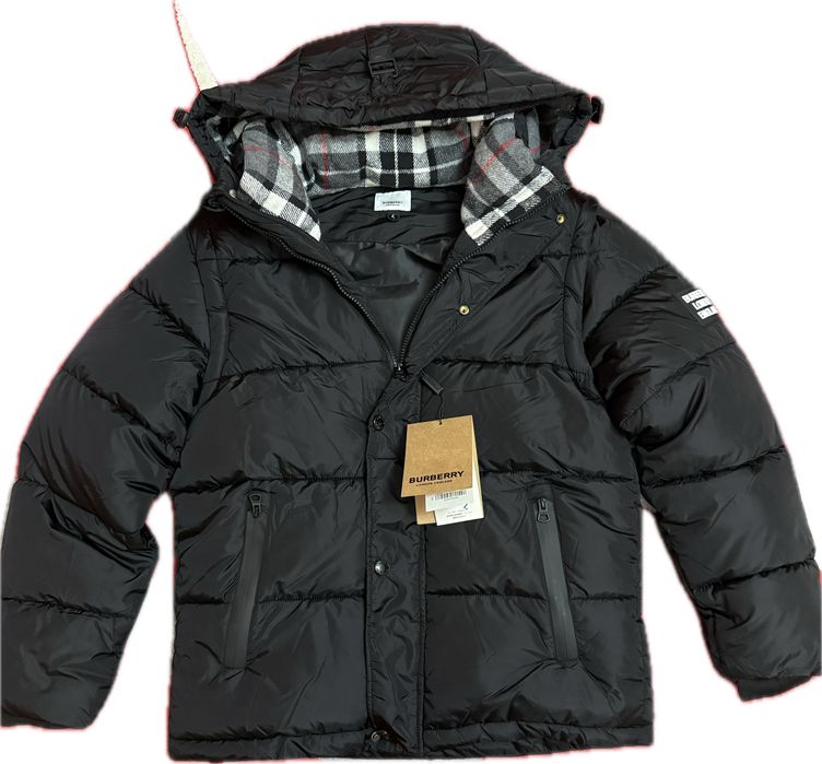 Burberry Puffer Best Quality Every detail on point