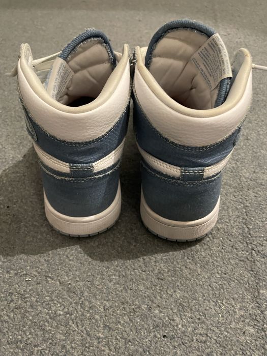 Jordan 1 denim , aproape noi