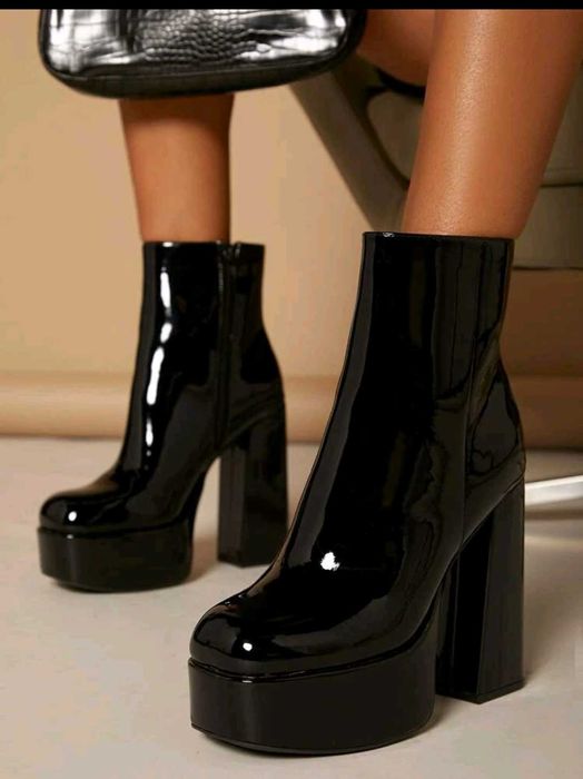 Vând Botine superbe