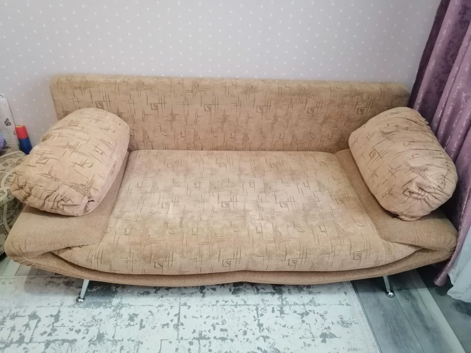 Продам диван (компактный)