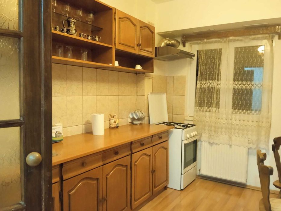 Regim hotelier king Apel doar WhatsApp