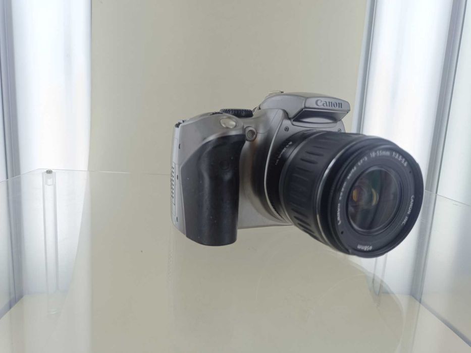 Canon EOS 300D - Фотоапарат