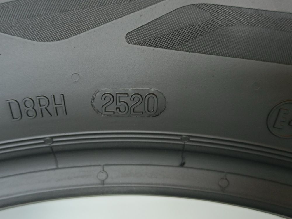 2бр летни гуми 225/55/17/W/Continental ecocontact6/dot2520/5.6мм грайф