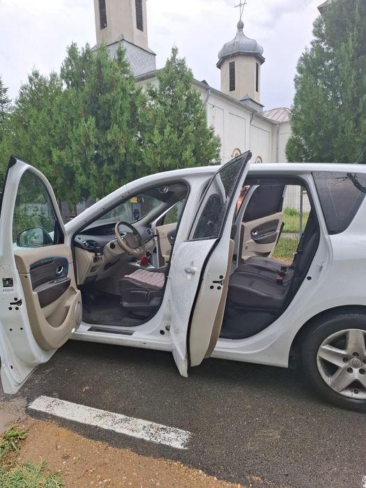 Se vinde Renault Scenic 3 
AN 26.04.2011

EURO 5

X-MODE HARMONIE CHOC