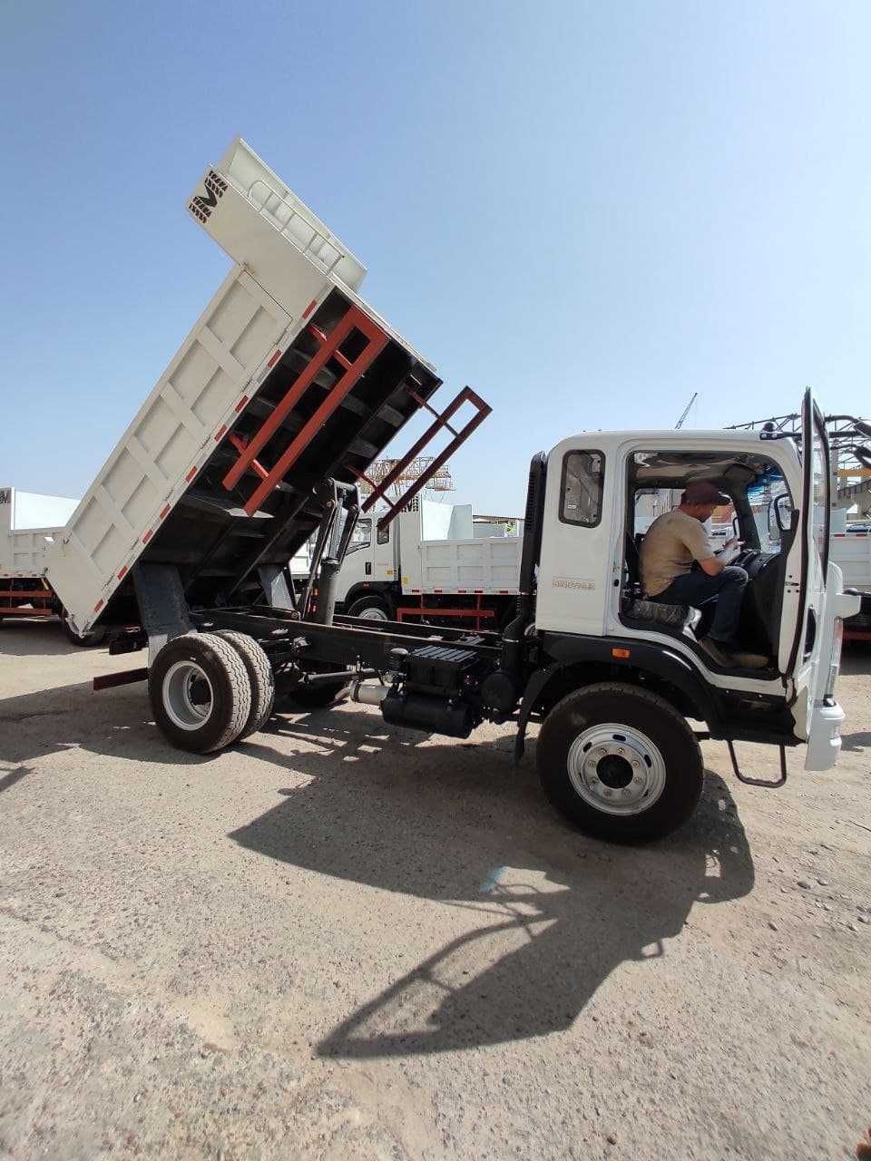 Solyarkali mini-samosval SINOTRUK HOMAN - 10 tn.