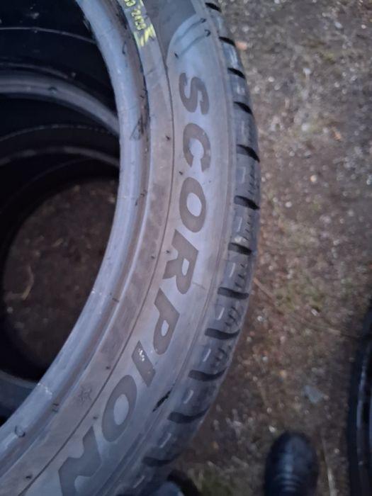 285 40 20 PIRELLI SCORPION 2бр зимни дот 2020г