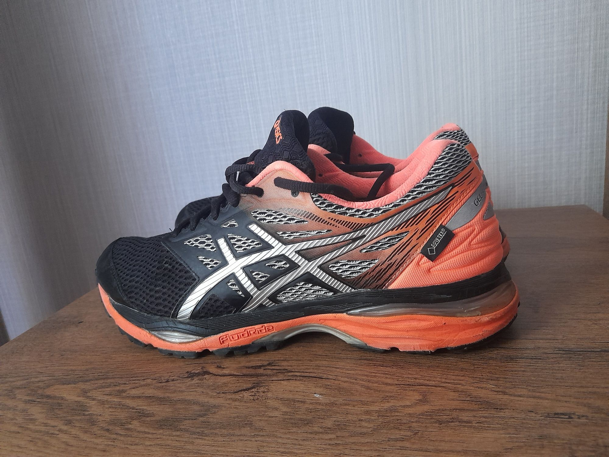 Asics gel Cumulus 18 GTX gore tex маратонки 43 номер.