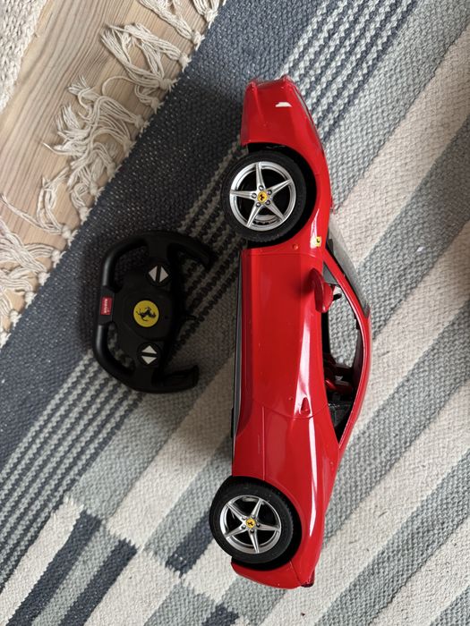 Ferrari с достанционно детска кола