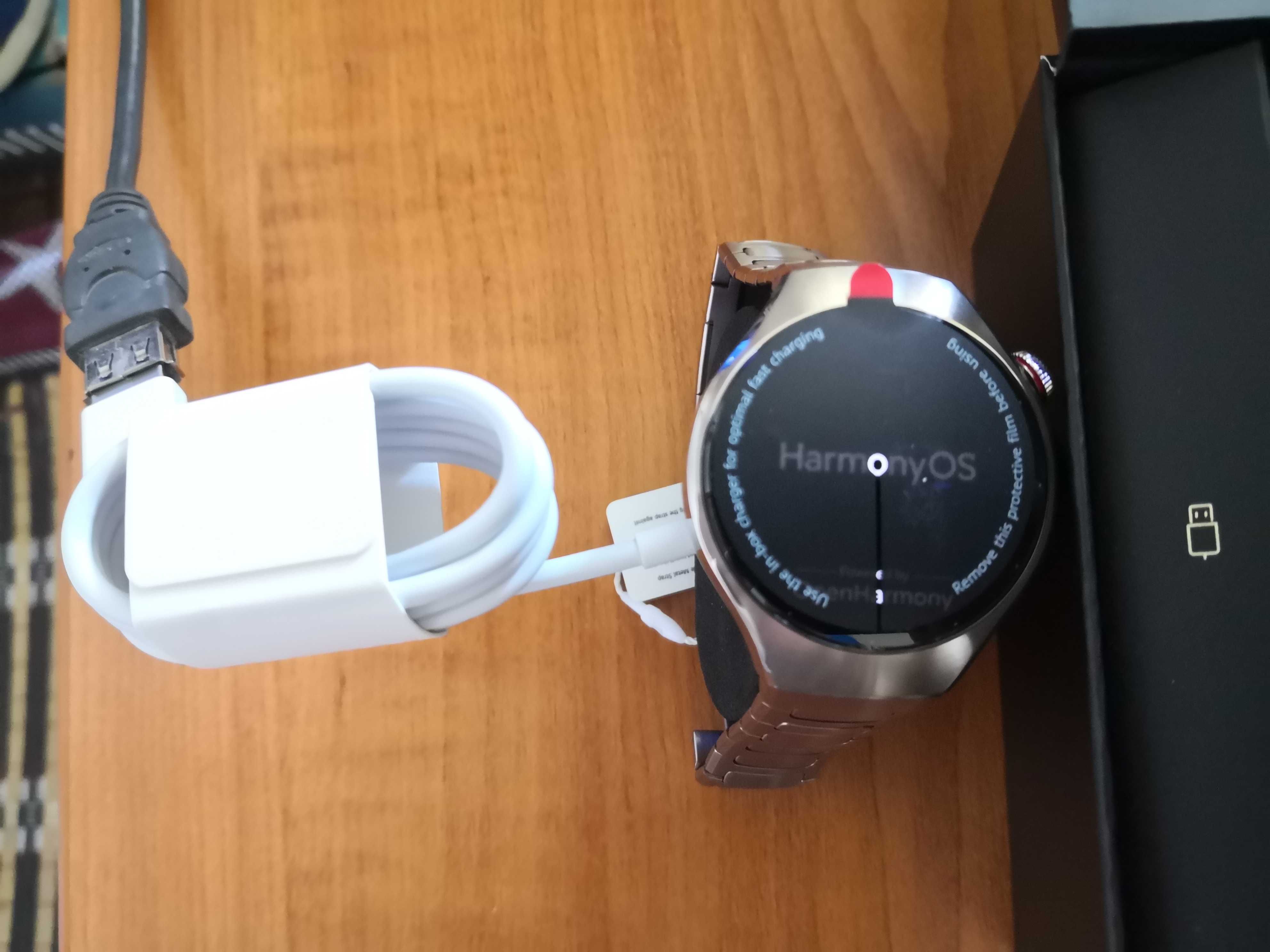 НОВ Смарт часовник Huawei Watch 5, 42mm, 48gr,Sand Gold Titanium Strap