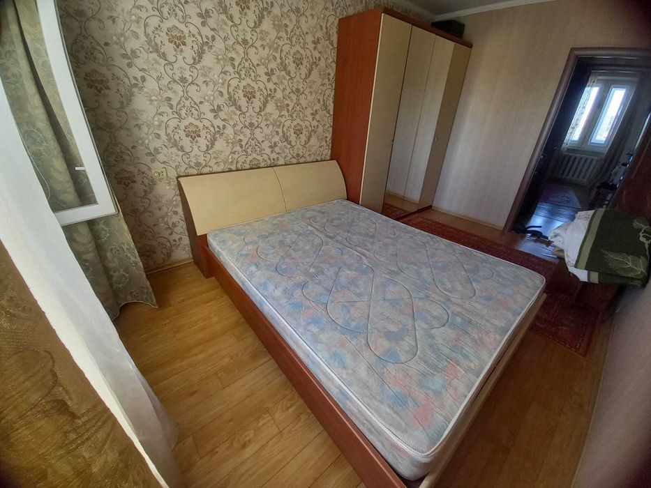Продаю спальный гарнитур