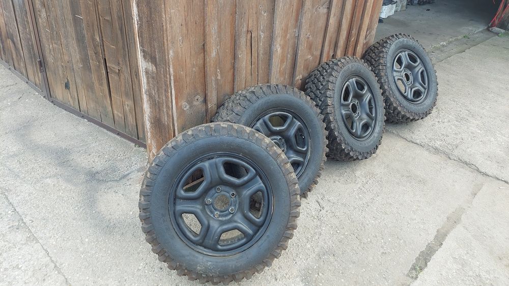215 65 R16 Roti Duster Dakkar Drumuri grele  cu jante pentru noroi