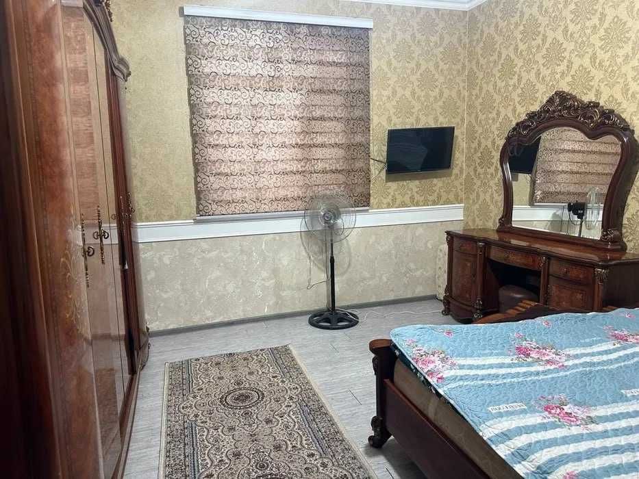 Сдаётся участок с 2-этажным зданием | 7 комнат, 350 м² | Аэропорт