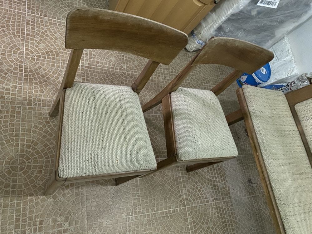 Coltar din lemn masiv + 2 scaune