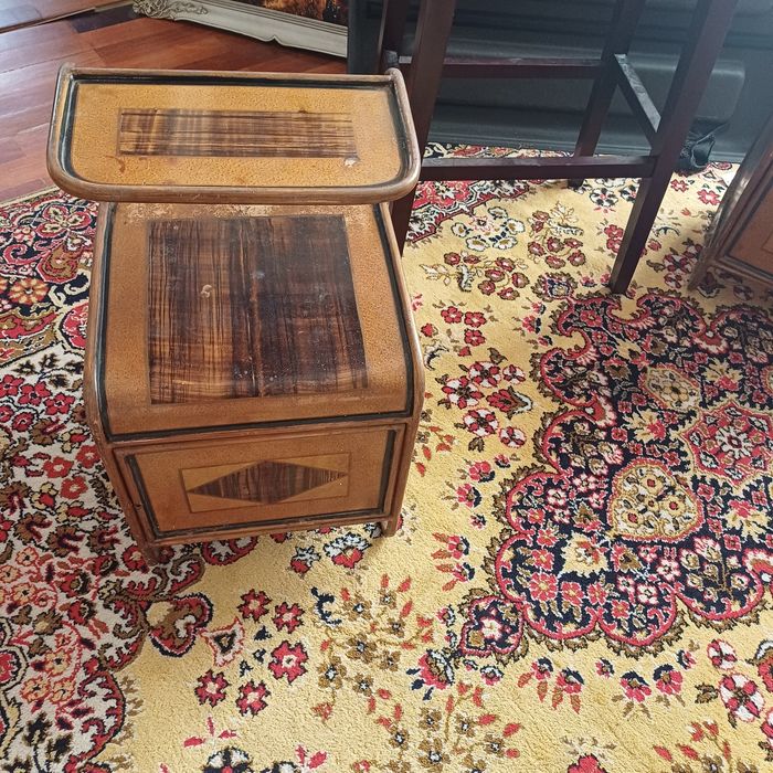 НОЩНИ метални шкафчета