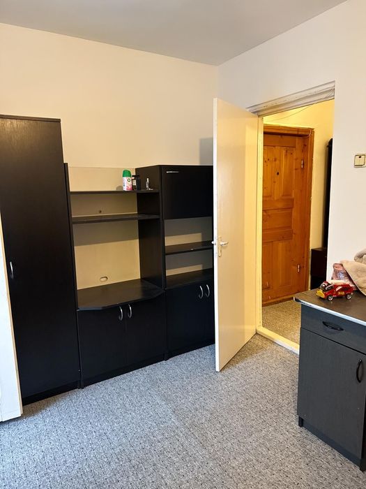 Inchiriez garsoniera zona Obcini