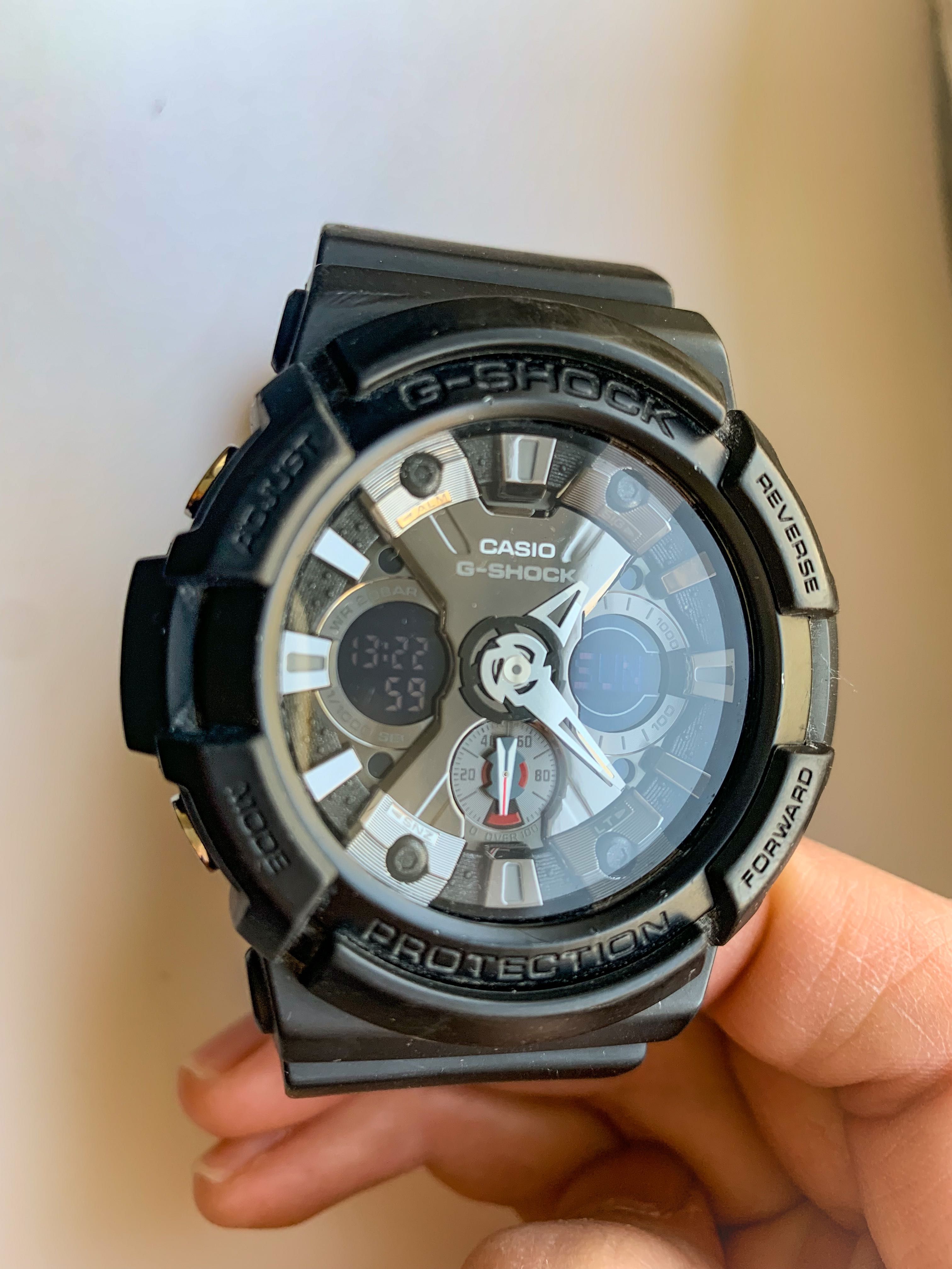 Продаю оригинальные б/у часы от G-Shock