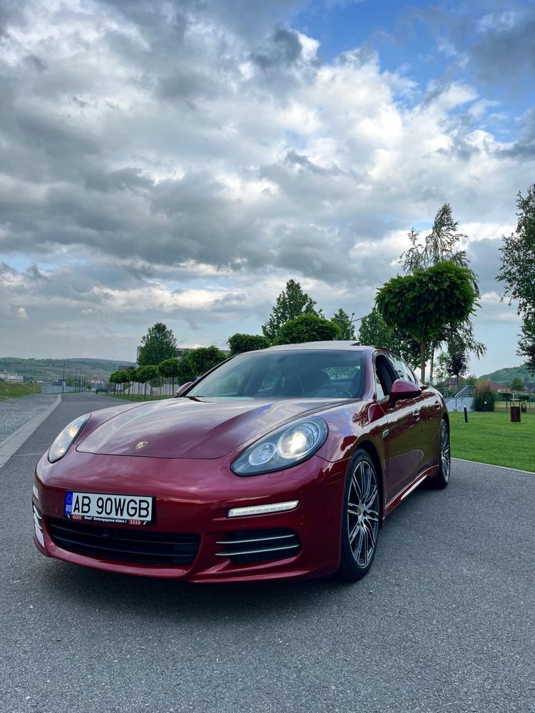 Porsche Panamera 4S