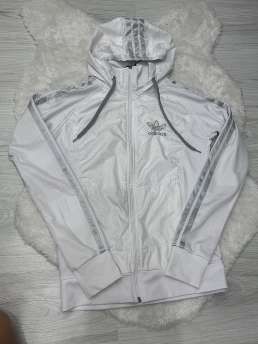 Дамски спортни горнища adidas
