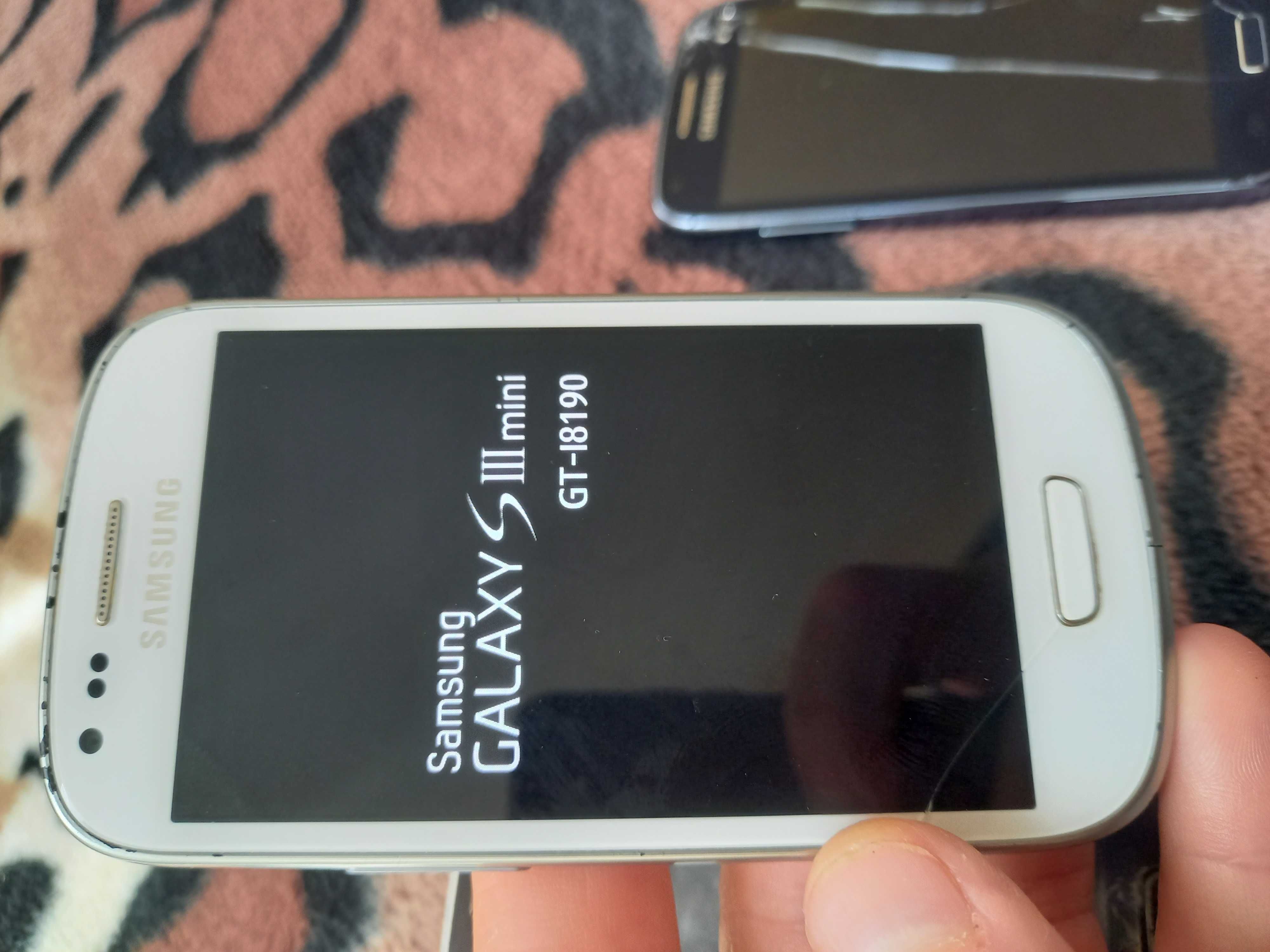 Телефони SAMSUNG три броя обща цена
