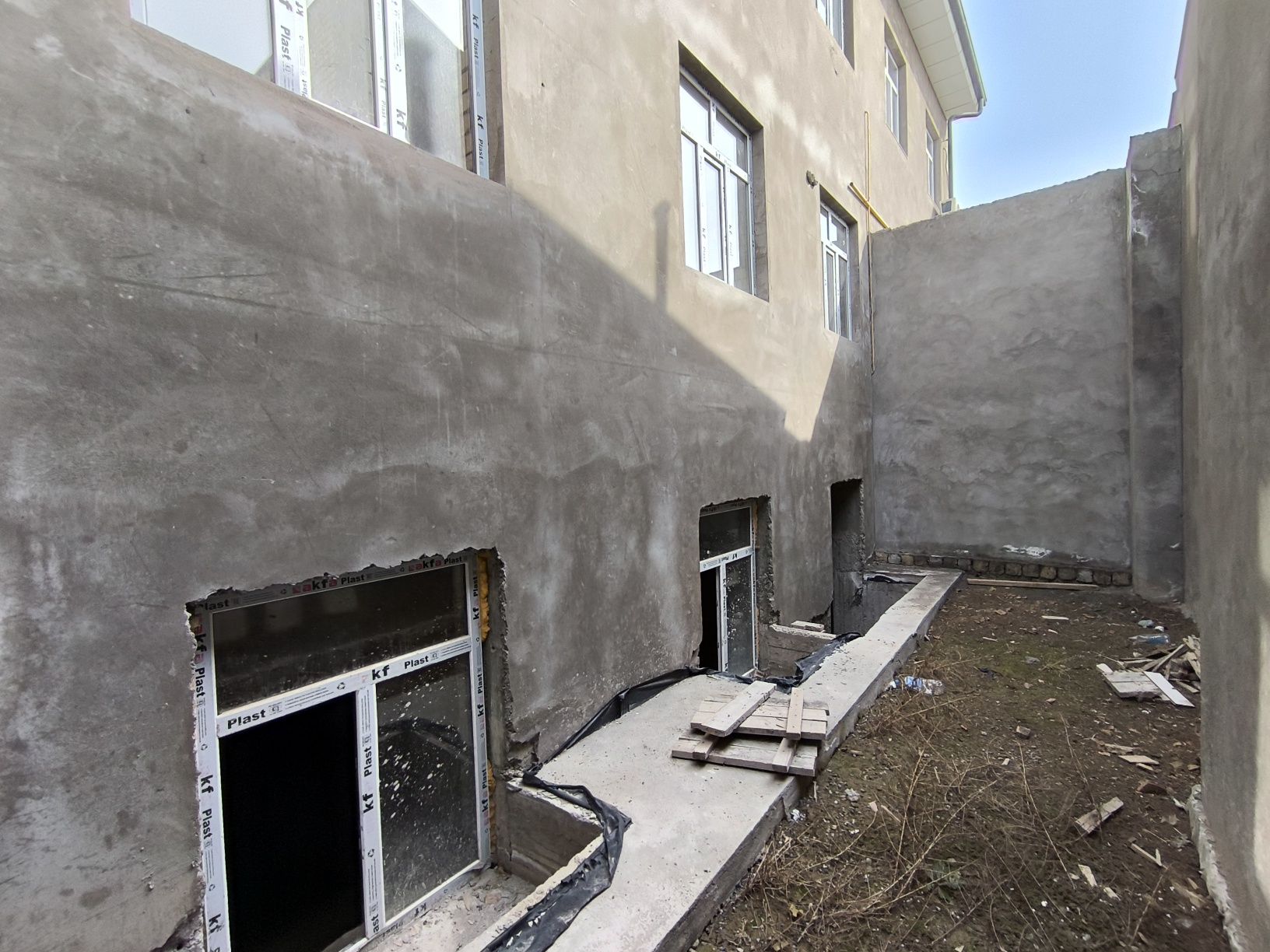 Продаётся квартира на против ресторана Замона