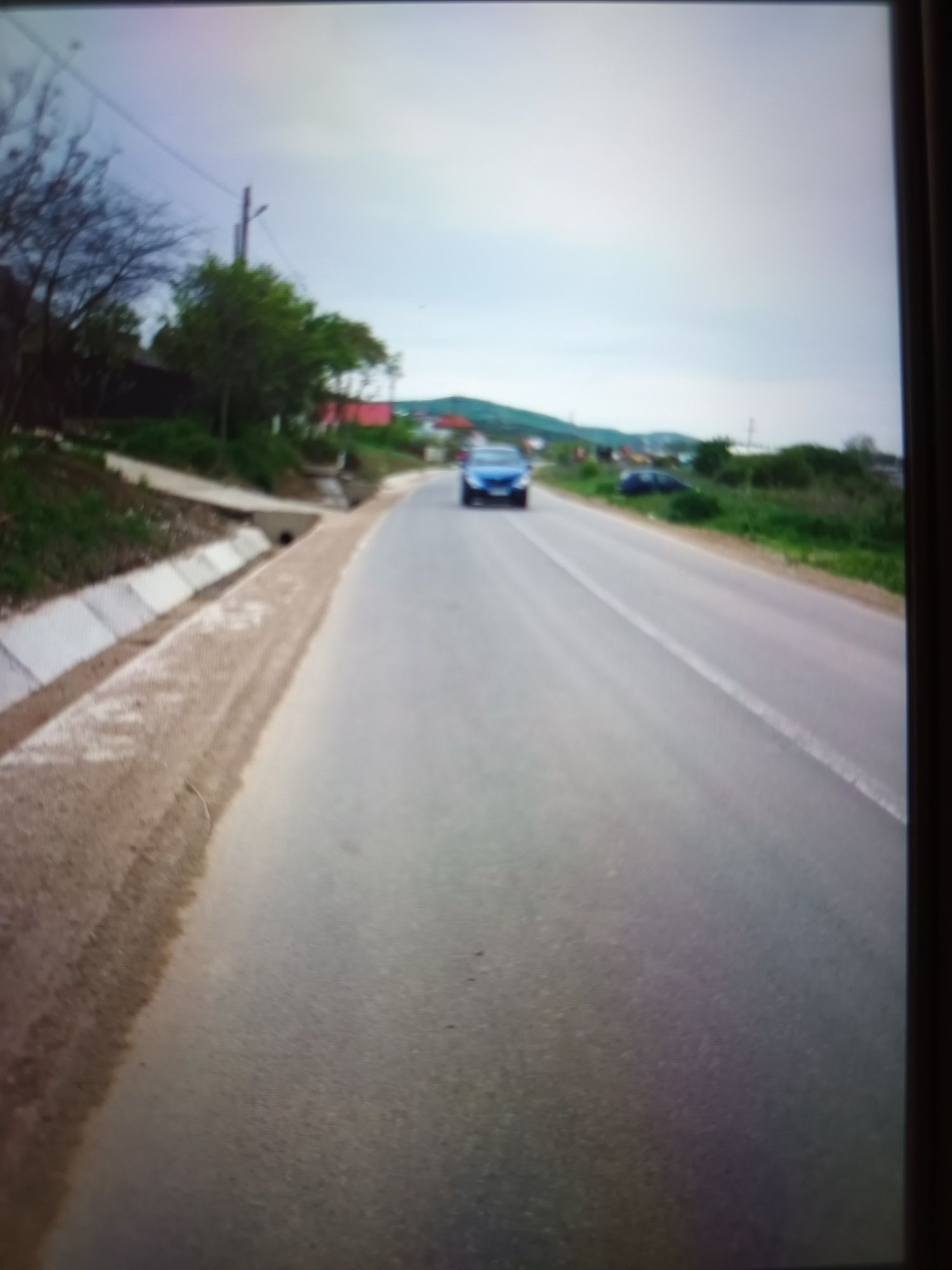 Teren intravilan tomesti la strada principala