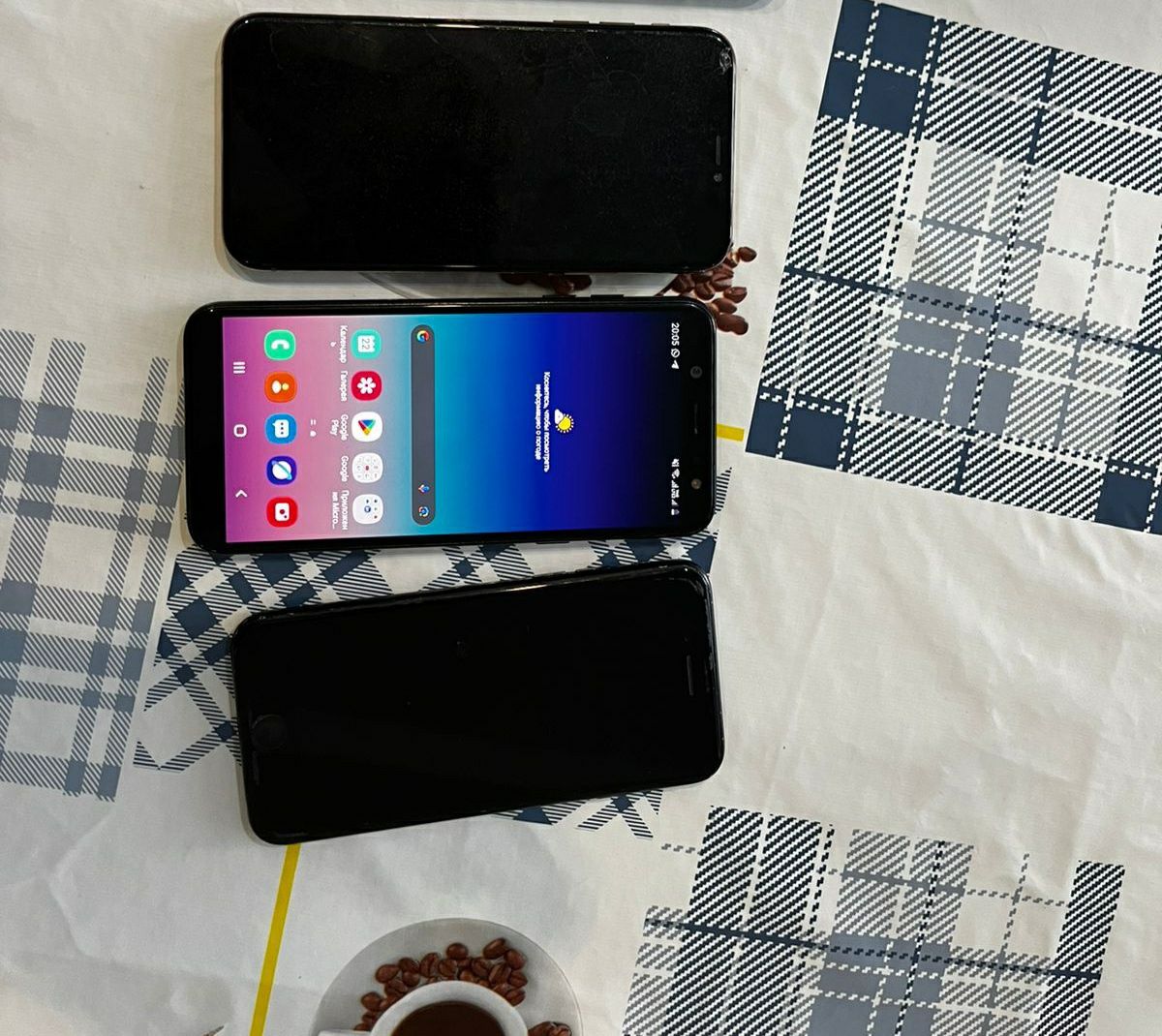Продам телефоны iphone