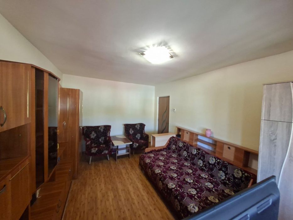 Vând apartament 2 camere Tg Cărbunești