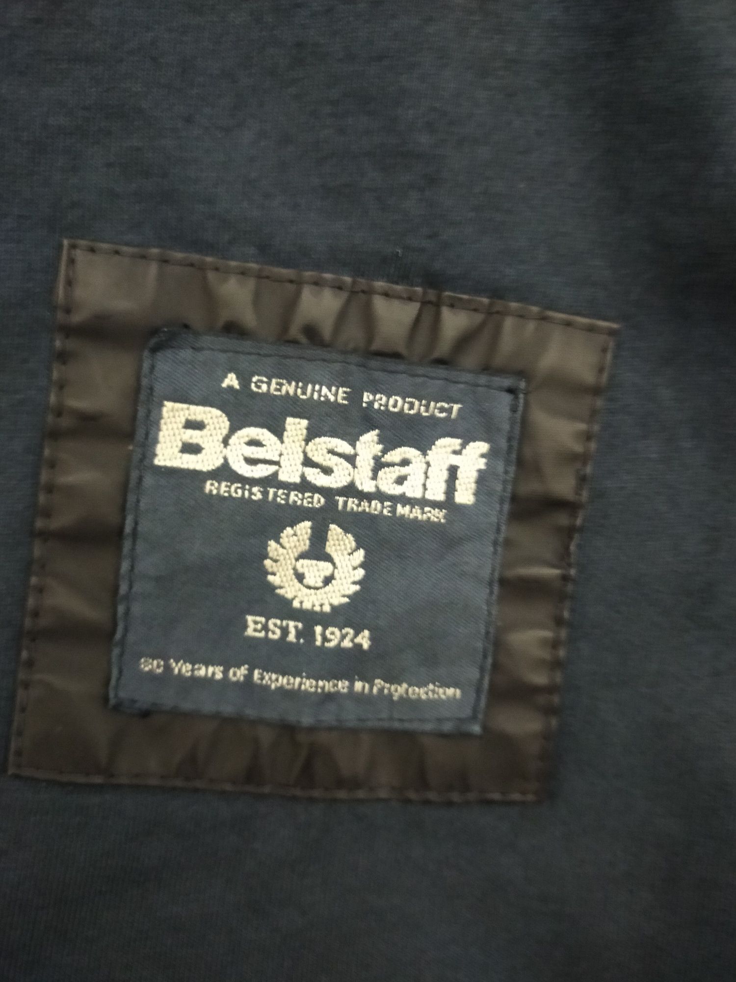Vând haina BELSTAFF mărimea L