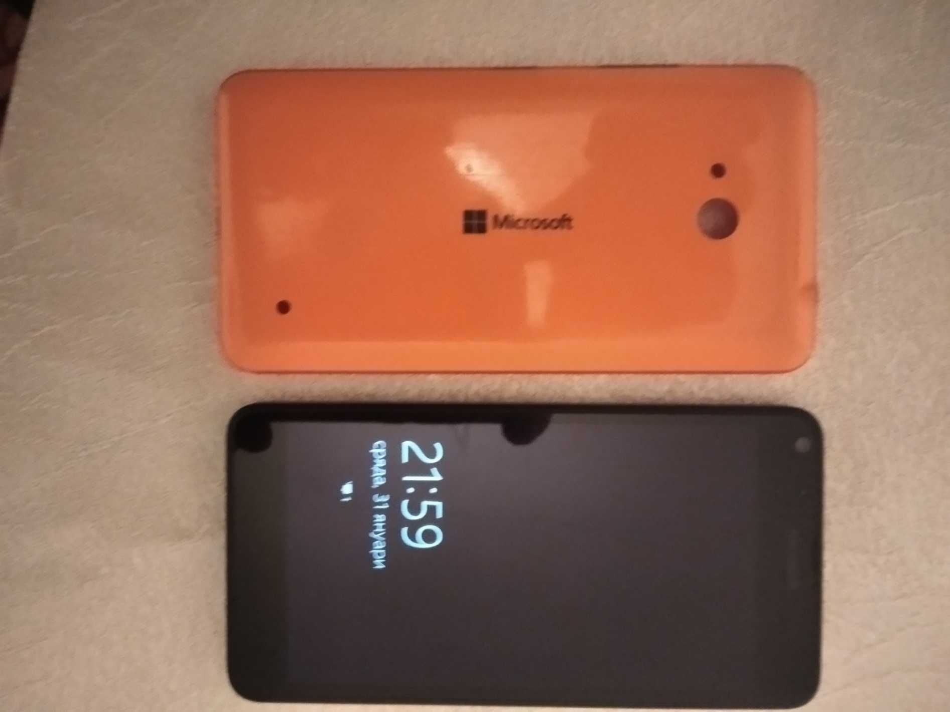 Смартфон Nokia Lumia 640 като нов с резервен капак и зарядно