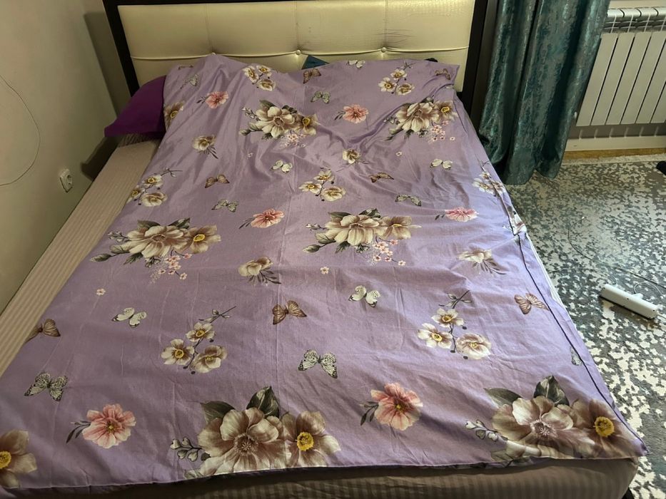 Продам двуспальную кровать