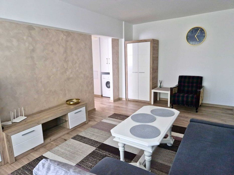 Inchiriez apartament 2 camere, zona Calea Crangasi