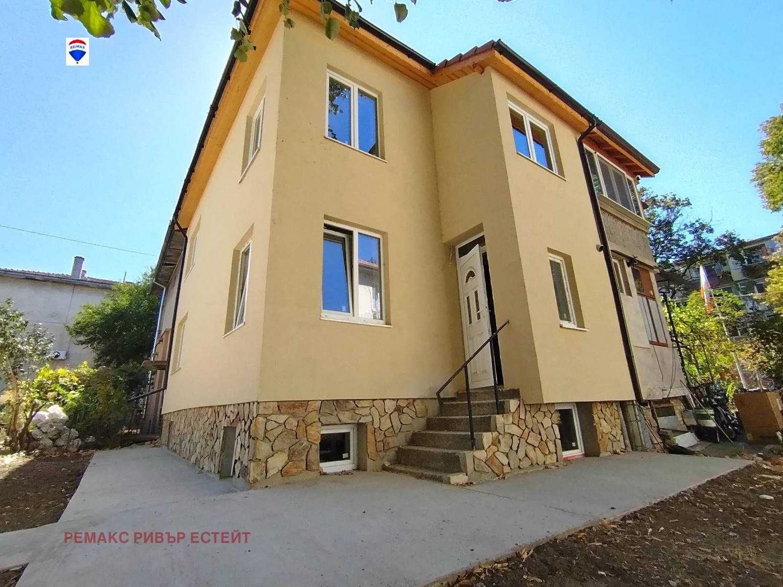 Градска къща за продажба кв. Здравец
