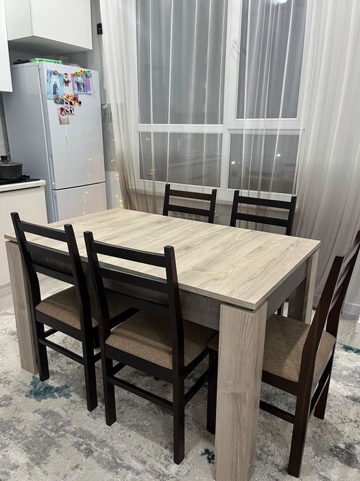 Стол и стулья 6 штук