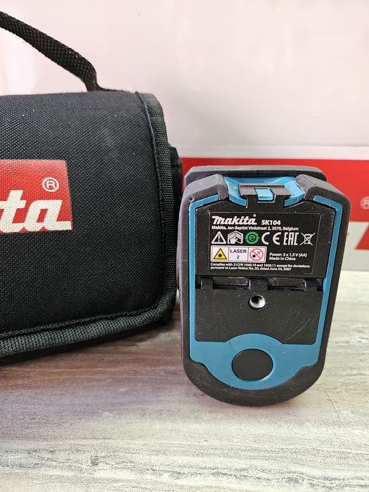 Makita Линеен Лазерен Нивелир SK104