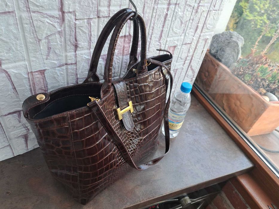 дамска чанта,кафява лачена чанта-естествена кожа тип крокодилска