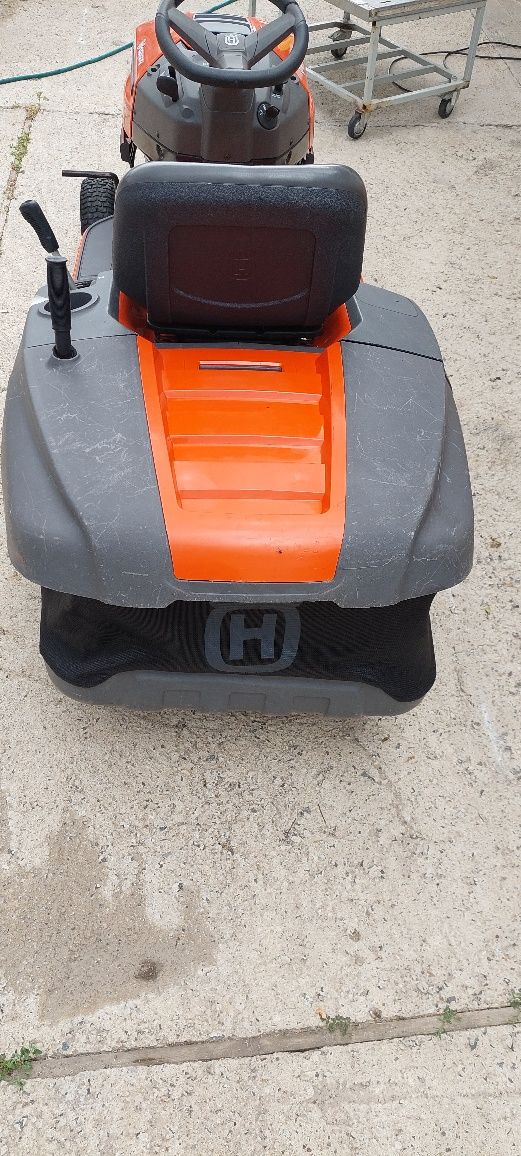 Тракторна косачка Husqvarna