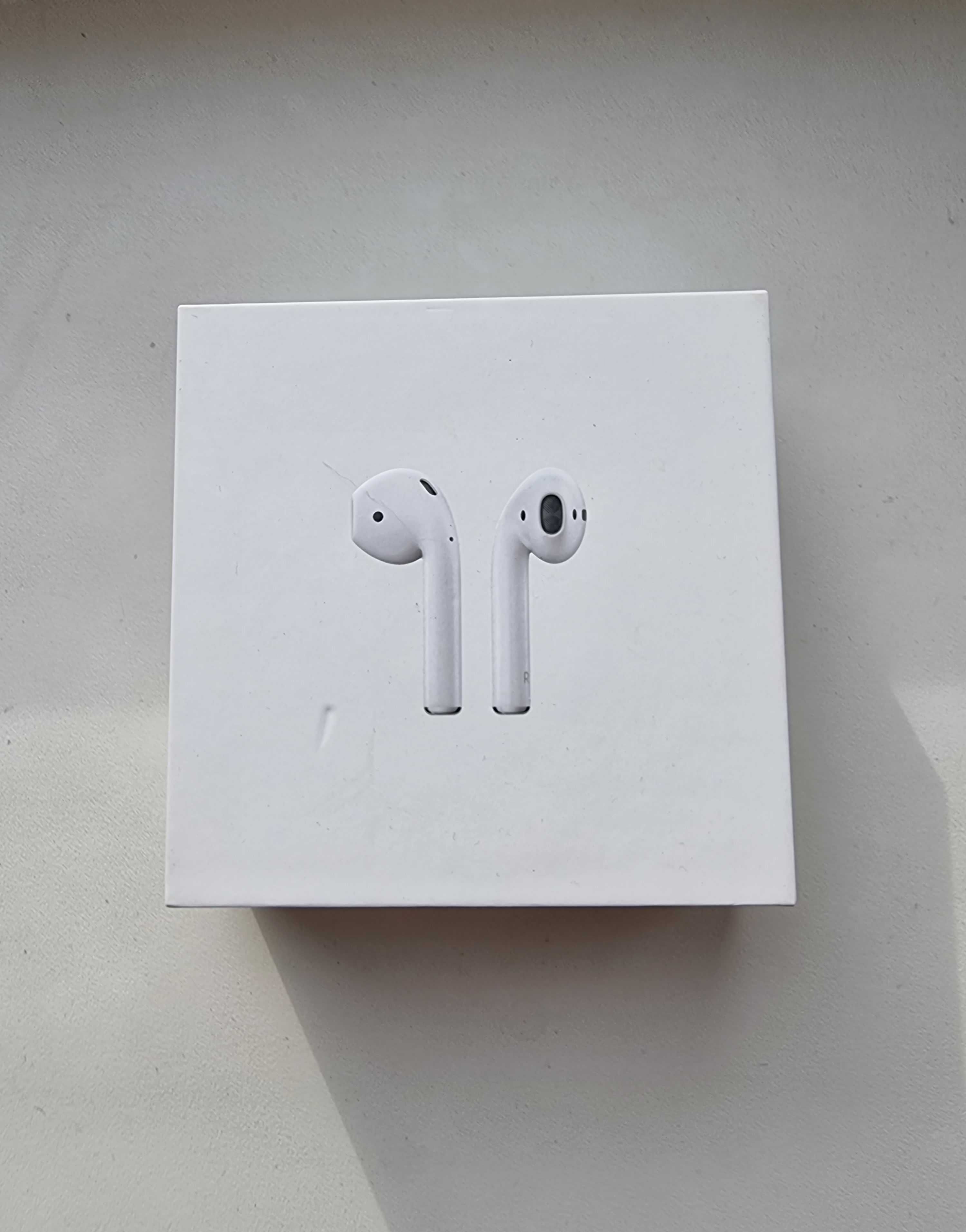 Apple AirPods 1 поколения