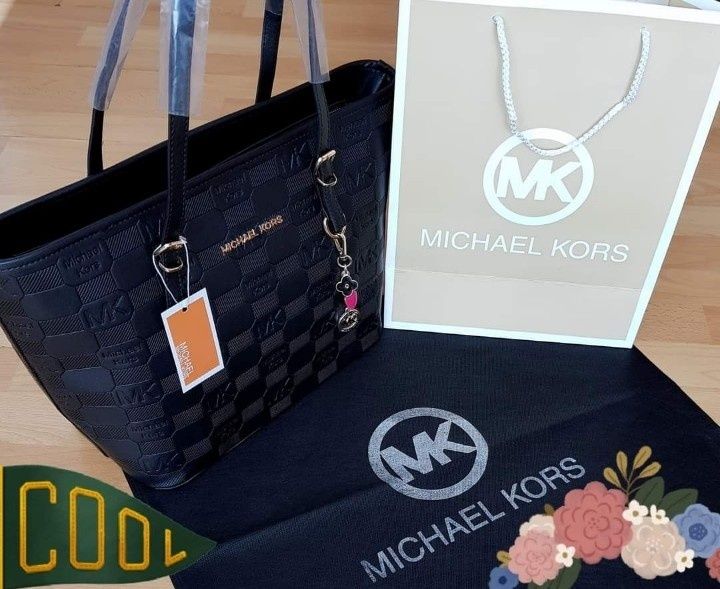 Geanta  Michael Kors, suoer model, logo imprimat, doua compartimente