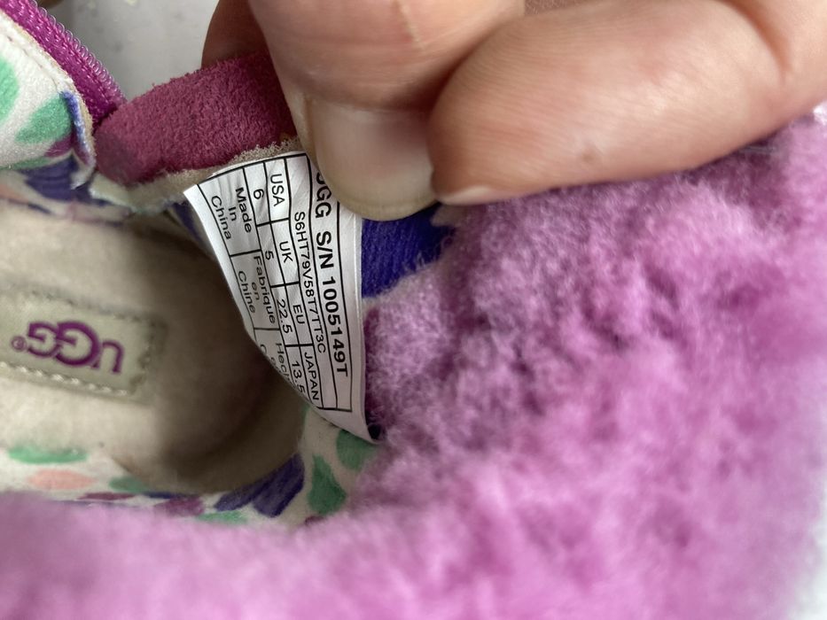 Боти ботушки естествена кожа детски 22-23 номер оригинални UGG