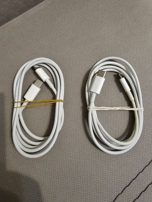 Cablu original  Iphone, doar din cutia telefonului.