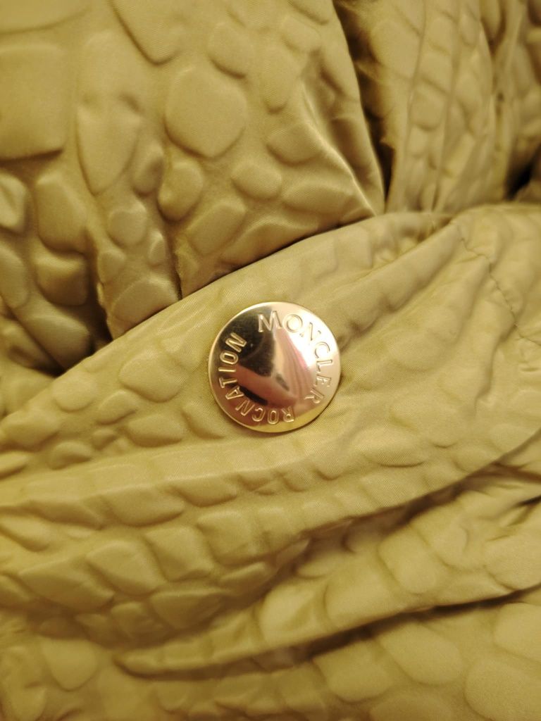 Яке пух Moncler genius