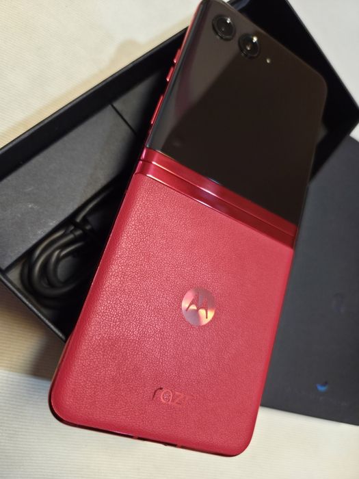 Vând Motorola Razr 40 Ultra 256 GB