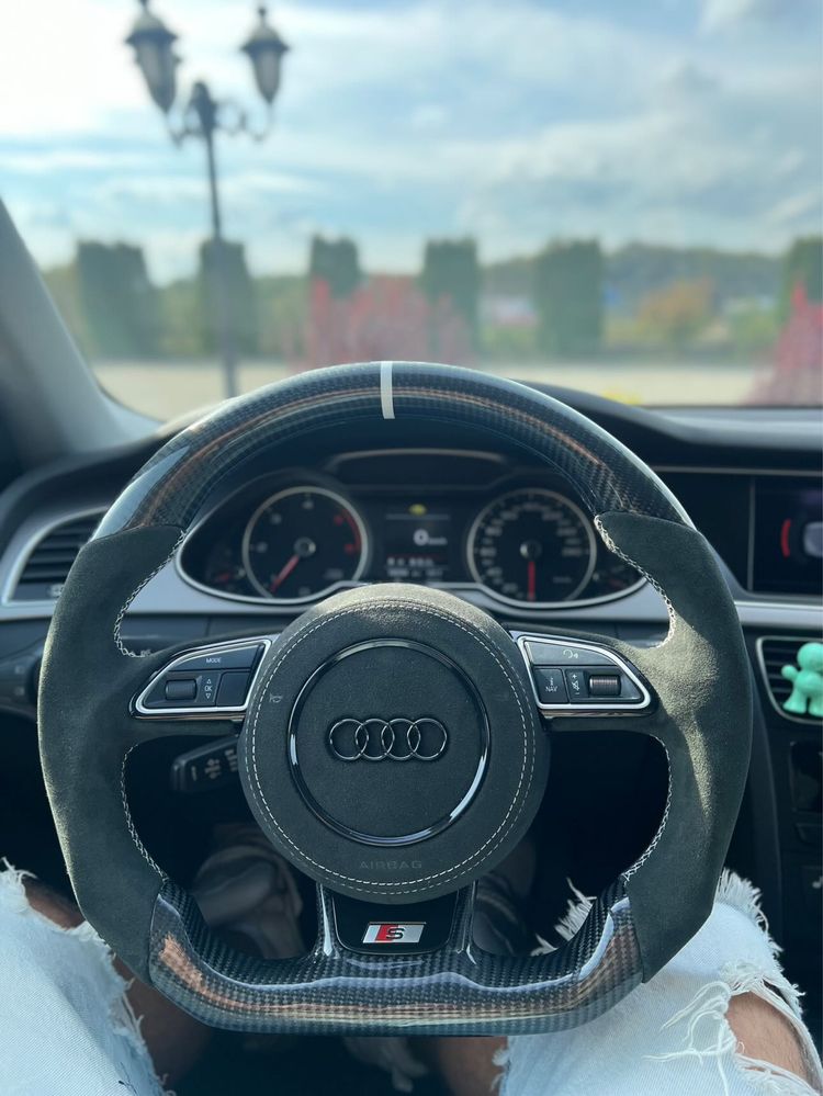 Volane Audi B8 / B8.5 Custom – Carbon / Alcantara / Piele