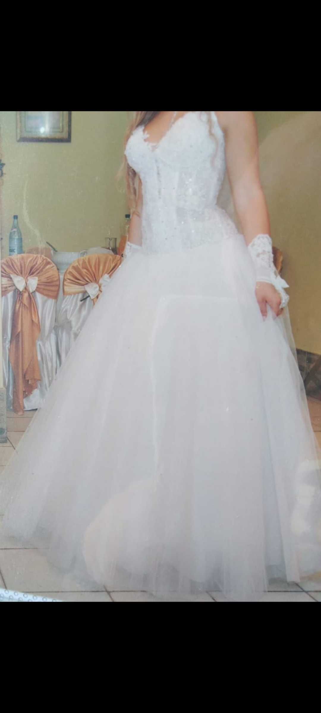 Vand rochie de mireasa