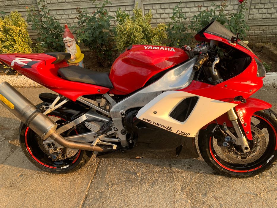 Yamaha R1 2001 RN 04