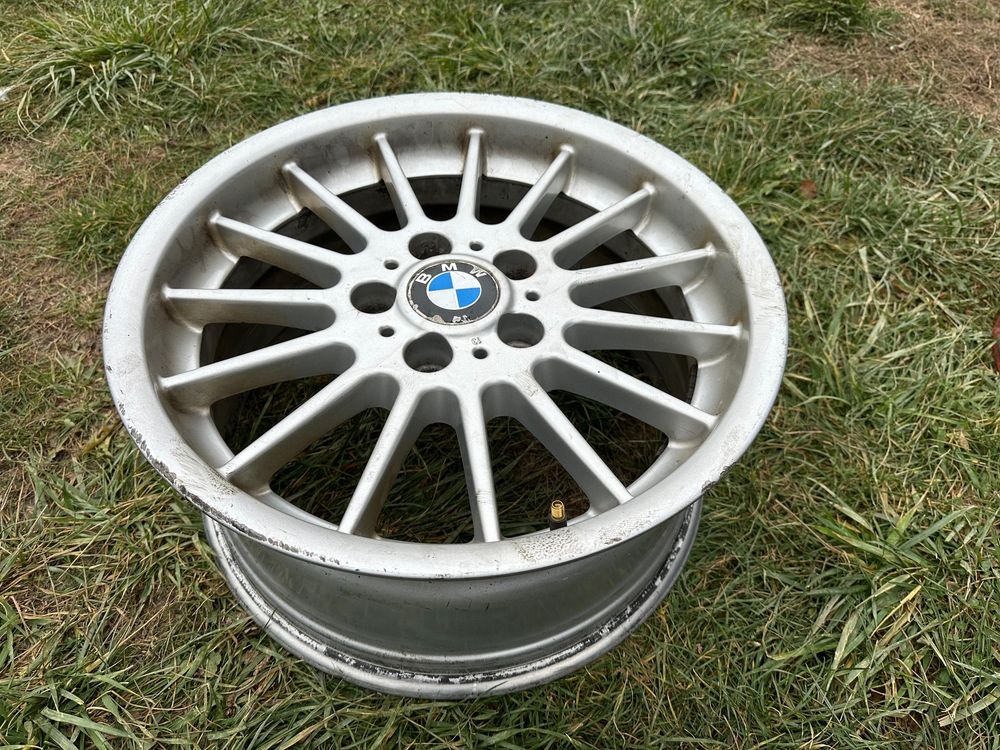 Vând jante orgininale BMW Style 32 R17 J8 ET 32