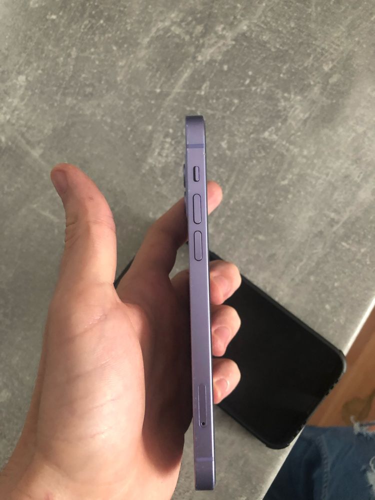 Vand iPhone 12, 64GB