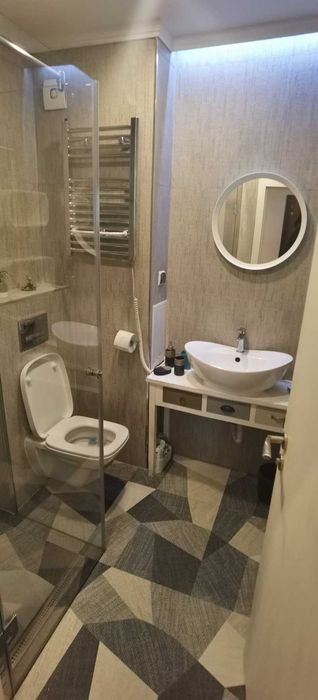 Дава се под наем Тристаен апартамент в София, Център - 100 кв.м за 950 € - Снимка #3