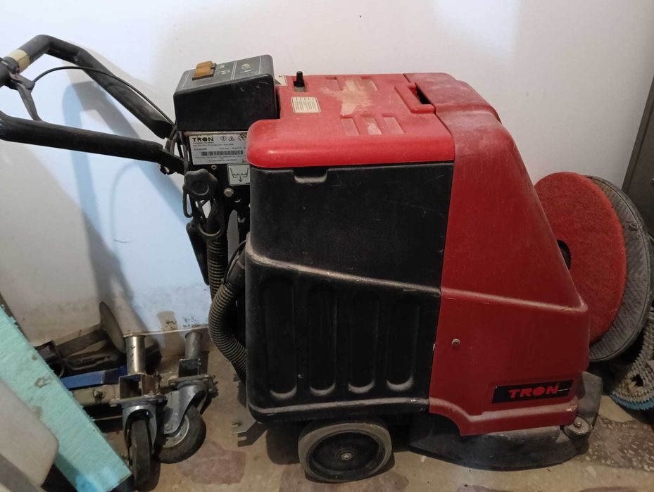 Monodisc KLINDEX si masina de curatat pavimente TRON